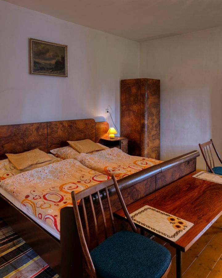 Apartmany V Broumovskem Statku מראה חיצוני תמונה