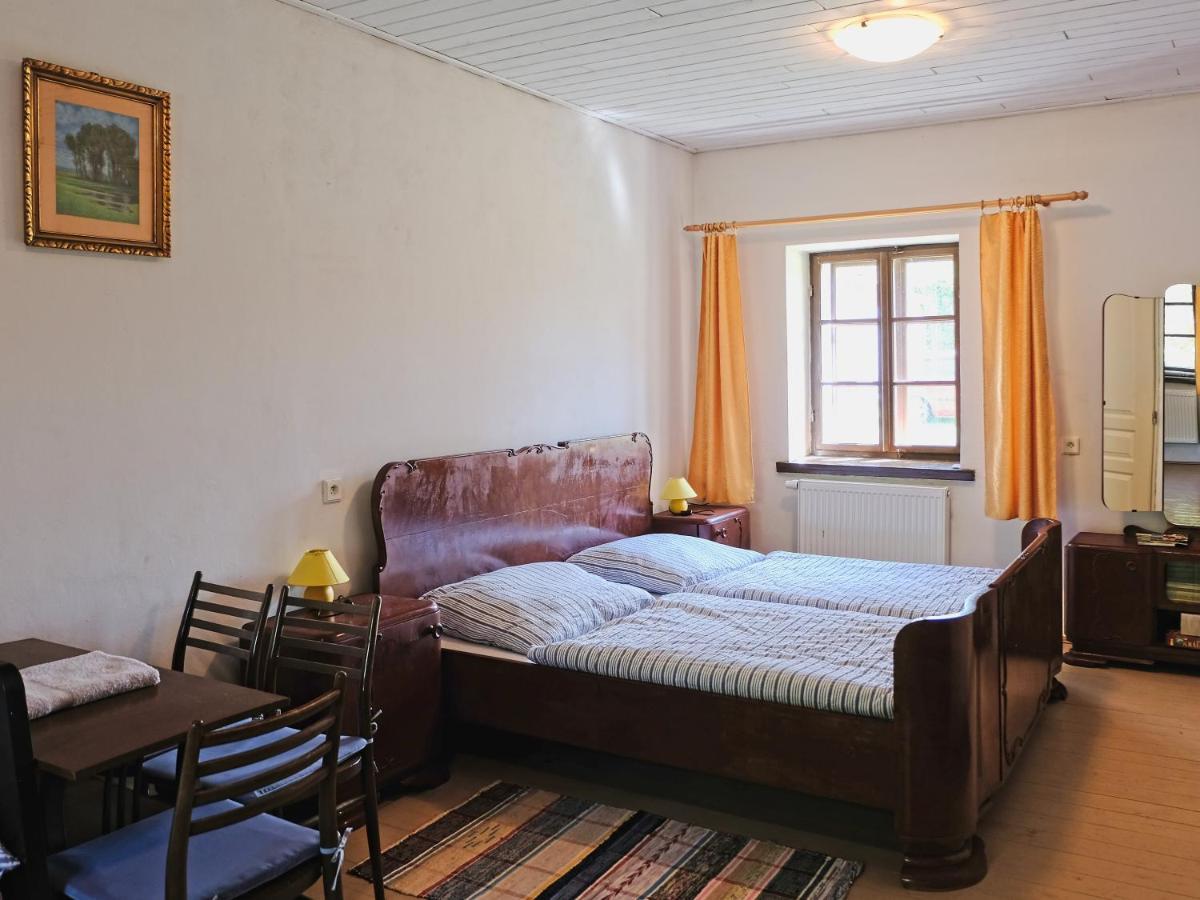 Apartmany V Broumovskem Statku מראה חיצוני תמונה