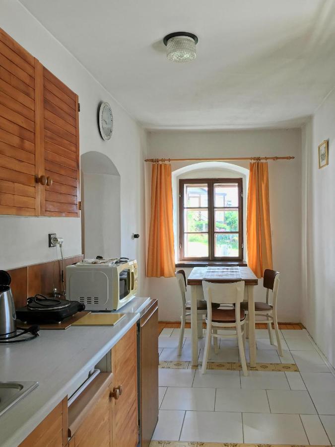 Apartmany V Broumovskem Statku מראה חיצוני תמונה